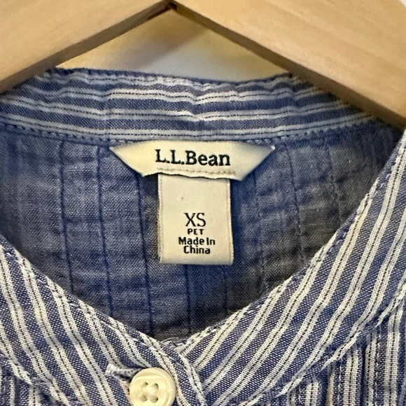 L.L. Bean Pintucked Shirt XSP - Picture 4 of 7